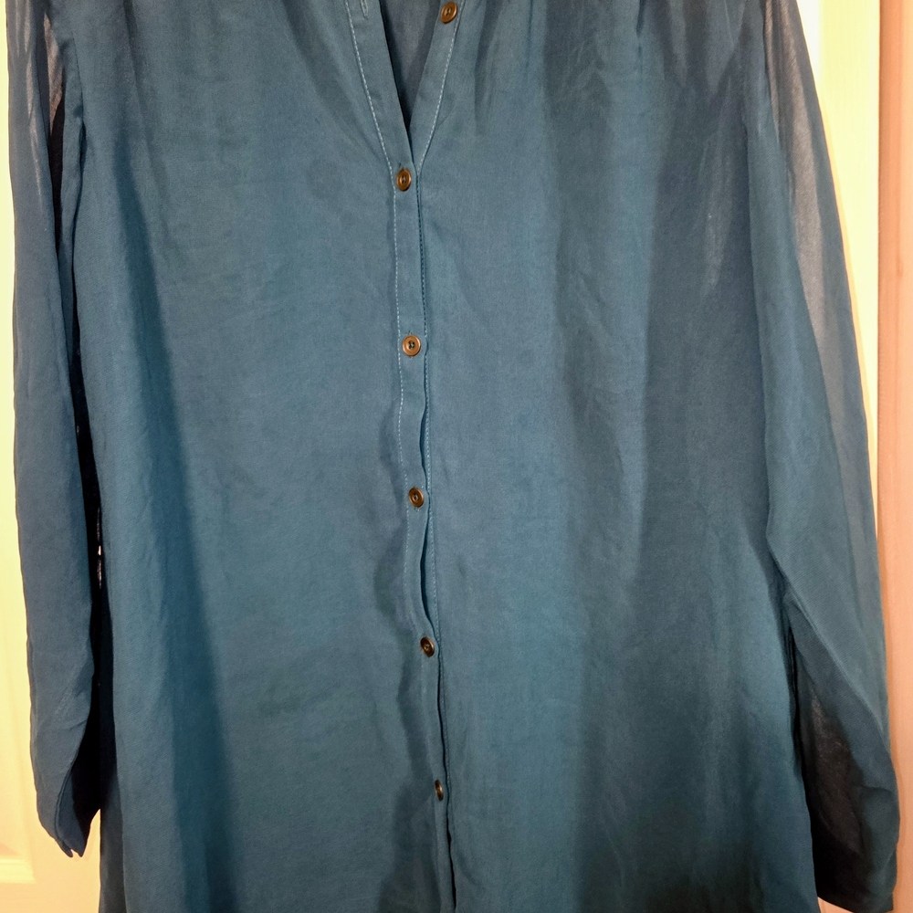 Limelight Women's Blue Button-Up Blouse